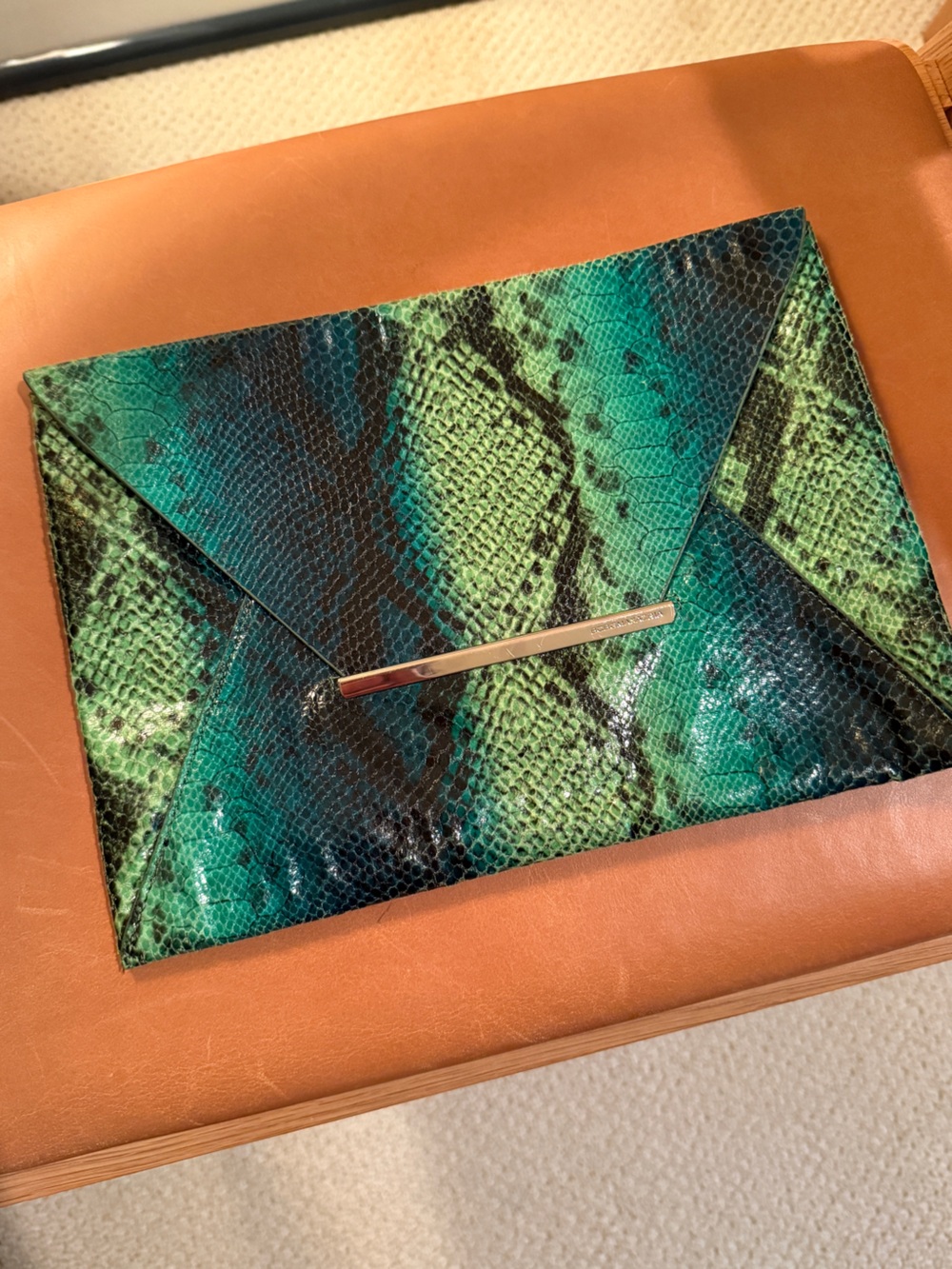 BCBGMAXAZRIA Green Snake-Print Envelope Clutch